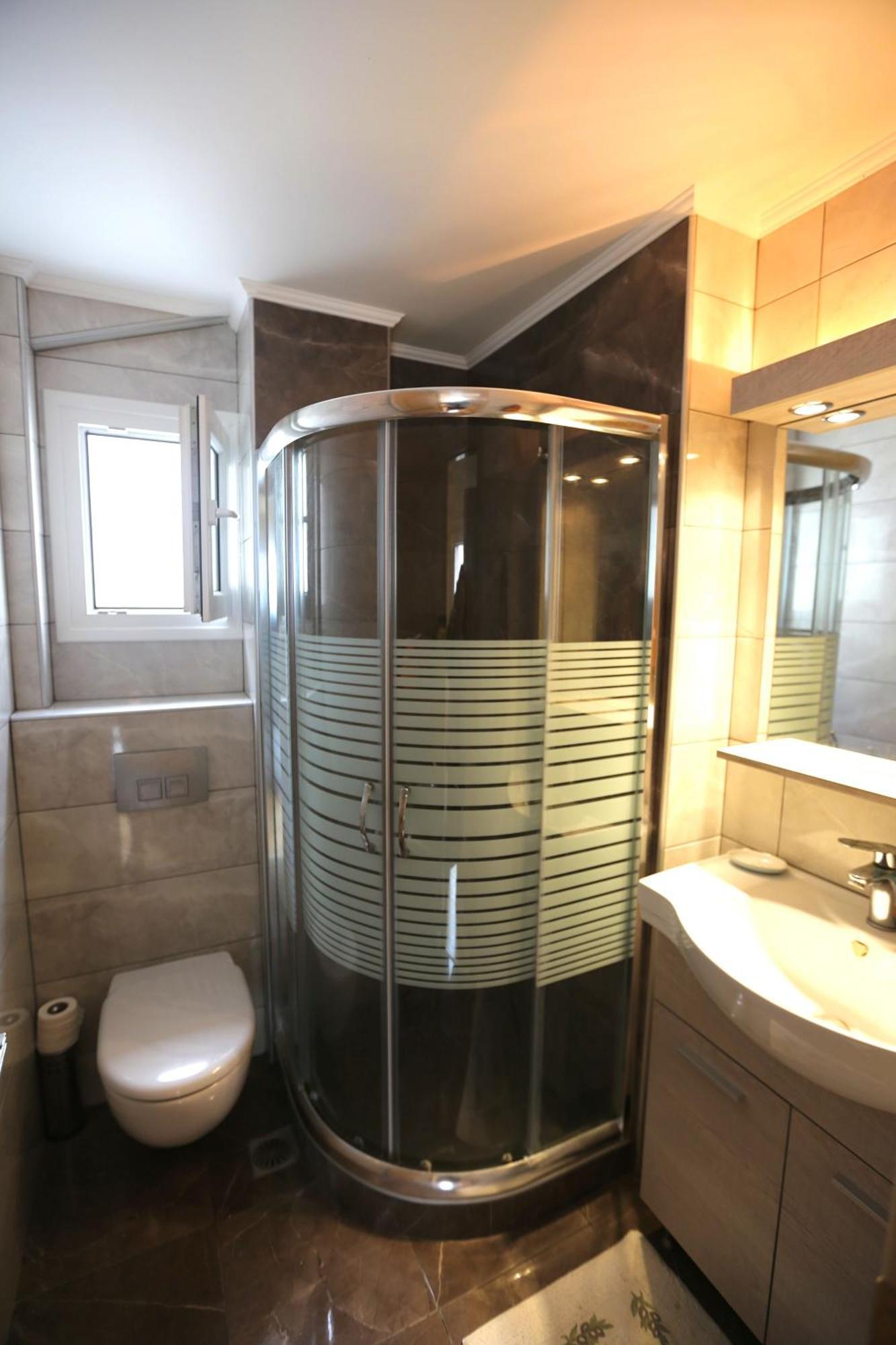 פפקוהורי Aleksia Seaside Deluxe Apartment מראה חיצוני תמונה