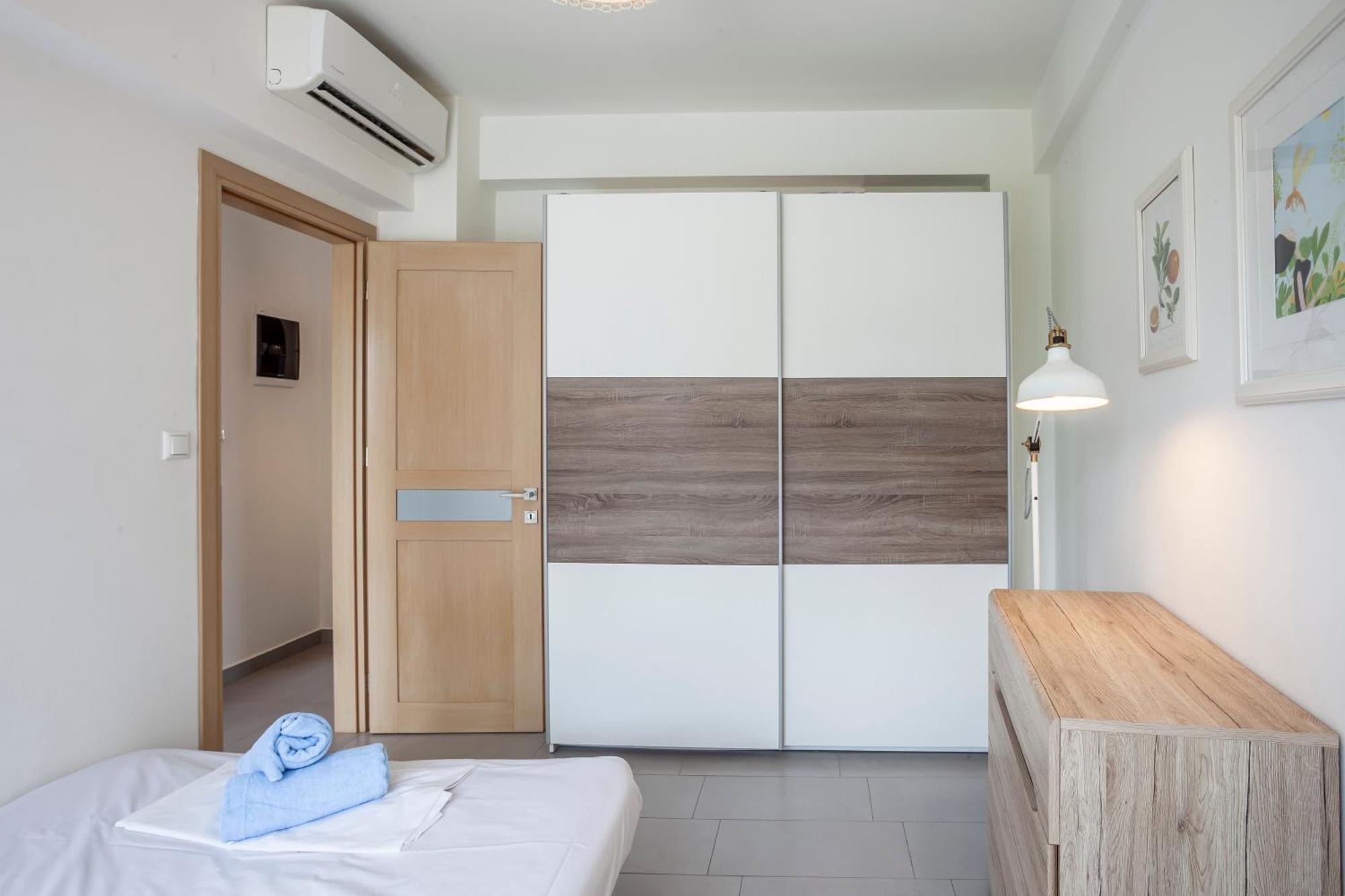 פפקוהורי Aleksia Seaside Deluxe Apartment מראה חיצוני תמונה